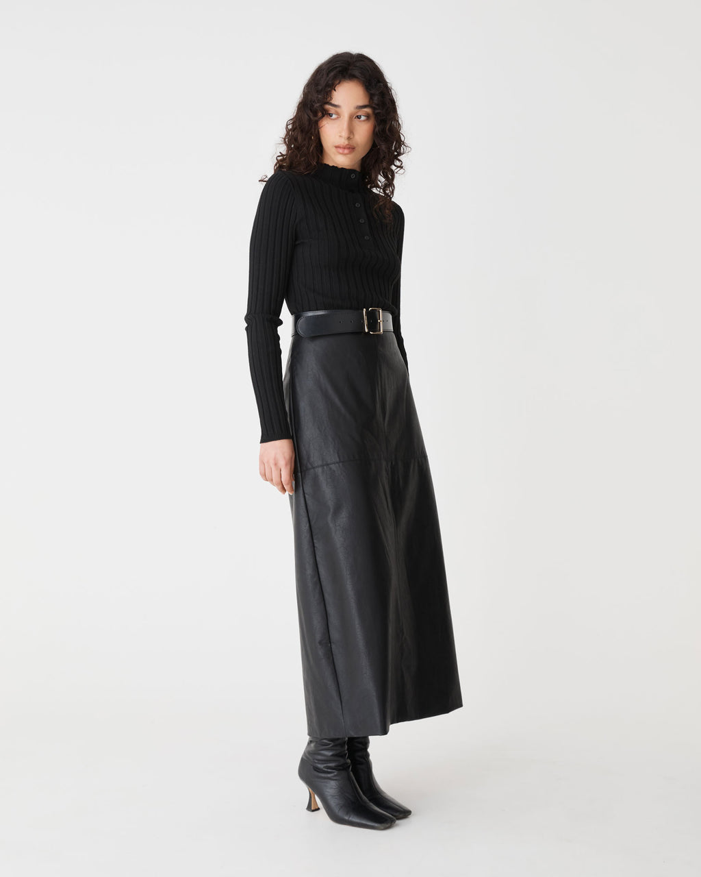 Giselle Panel PU Skirt in black — side view